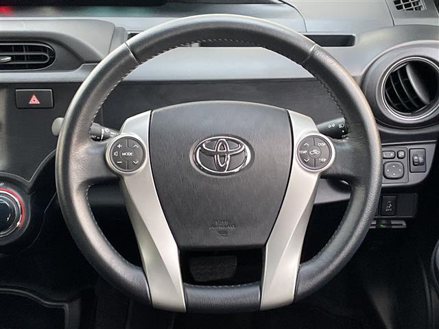 アクア Gブラックソフトレザーセレクション 純正メモリナビ/フルセグTV/バックカメラ/ルーフラッピング/レザーシート/ETC/アイドリングストップ/オートライト/ウィンカーミラー/電動格納ミラー/社外15インチAW/ローダウン/禁煙車(12枚目)