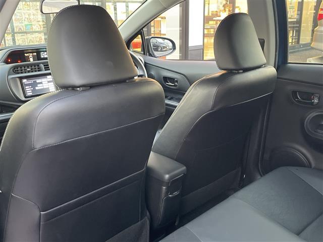 アクア Gブラックソフトレザーセレクション 純正メモリナビ/フルセグTV/バックカメラ/ルーフラッピング/レザーシート/ETC/アイドリングストップ/オートライト/ウィンカーミラー/電動格納ミラー/社外15インチAW/ローダウン/禁煙車(27枚目)