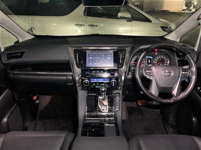 アルファード 2.5S Cパッケージ 純正9インチディスプレイオーディオナビキット付き/サンルーフ/フリップダウンモニター/両側電動/デジタルインナーミラー/エアシート/前後ドラレコ/BSM/バックカメラ/ETC/スペアキー/フルセグTV(2枚目)