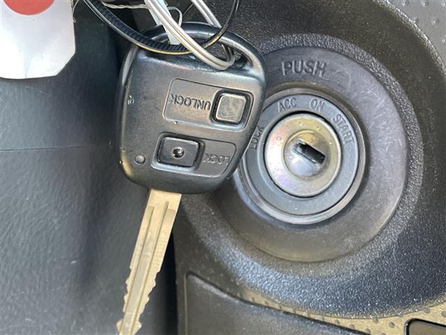 FJクルーザー ファイナルエディション 純正SDナビ/フルセグTV/バックカメラ/クルーズコントロール/横滑り防止装置/ETC/フォグランプ/電動格納ミラー/純正20インチAW/シートリフター/フロアマット/コーナーセンサー/(9枚目)