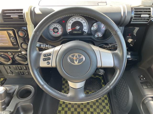 FJクルーザー ファイナルエディション 純正SDナビ/フルセグTV/バックカメラ/クルーズコントロール/横滑り防止装置/ETC/フォグランプ/電動格納ミラー/純正20インチAW/シートリフター/フロアマット/コーナーセンサー/(15枚目)