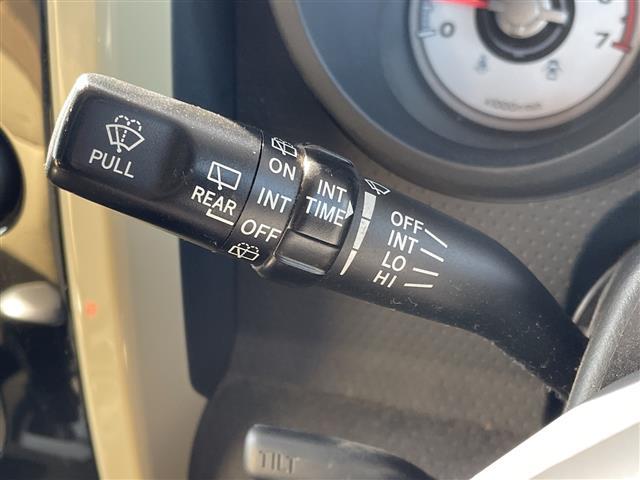 FJクルーザー ファイナルエディション 純正SDナビ/フルセグTV/バックカメラ/クルーズコントロール/横滑り防止装置/ETC/フォグランプ/電動格納ミラー/純正20インチAW/シートリフター/フロアマット/コーナーセンサー/(17枚目)