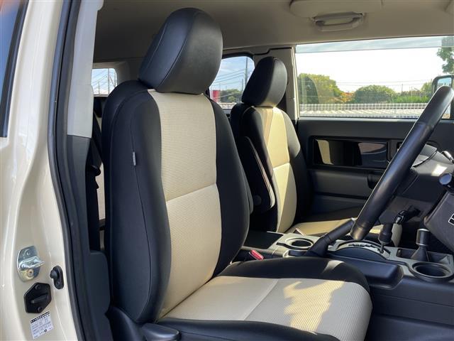 FJクルーザー ファイナルエディション 純正SDナビ/フルセグTV/バックカメラ/クルーズコントロール/横滑り防止装置/ETC/フォグランプ/電動格納ミラー/純正20インチAW/シートリフター/フロアマット/コーナーセンサー/(22枚目)