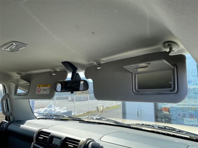 FJクルーザー ファイナルエディション 純正SDナビ/フルセグTV/バックカメラ/クルーズコントロール/横滑り防止装置/ETC/フォグランプ/電動格納ミラー/純正20インチAW/シートリフター/フロアマット/コーナーセンサー/(28枚目)