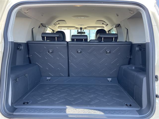 FJクルーザー ファイナルエディション 純正SDナビ/フルセグTV/バックカメラ/クルーズコントロール/横滑り防止装置/ETC/フォグランプ/電動格納ミラー/純正20インチAW/シートリフター/フロアマット/コーナーセンサー/(29枚目)