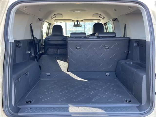 FJクルーザー ファイナルエディション 純正SDナビ/フルセグTV/バックカメラ/クルーズコントロール/横滑り防止装置/ETC/フォグランプ/電動格納ミラー/純正20インチAW/シートリフター/フロアマット/コーナーセンサー/(32枚目)