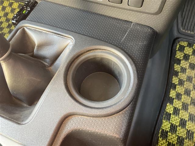 FJクルーザー ファイナルエディション 純正SDナビ/フルセグTV/バックカメラ/クルーズコントロール/横滑り防止装置/ETC/フォグランプ/電動格納ミラー/純正20インチAW/シートリフター/フロアマット/コーナーセンサー/(34枚目)