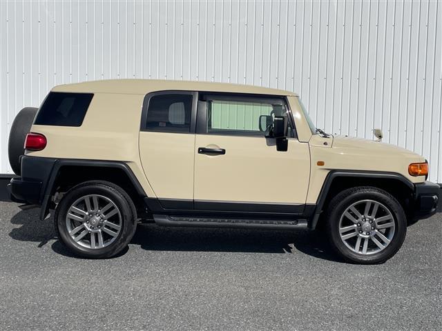 FJクルーザー ファイナルエディション 純正SDナビ/フルセグTV/バックカメラ/クルーズコントロール/横滑り防止装置/ETC/フォグランプ/電動格納ミラー/純正20インチAW/シートリフター/フロアマット/コーナーセンサー/(39枚目)