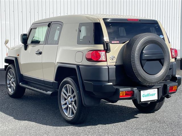 FJクルーザー ファイナルエディション 純正SDナビ/フルセグTV/バックカメラ/クルーズコントロール/横滑り防止装置/ETC/フォグランプ/電動格納ミラー/純正20インチAW/シートリフター/フロアマット/コーナーセンサー/(40枚目)