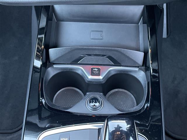 1シリーズ M135i xDrive 10インチiDriveナビ/前後ドラレコ/ヘッドアップディスプレイ/ブラインドスポットモニター/アクティブクルーズコントロール/ワイヤレス充電/バックカメラ/シートヒーター/スペアキー/禁煙車/保証書(18枚目)