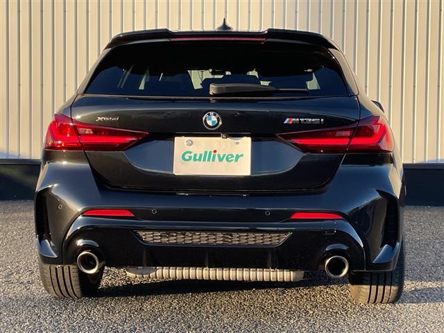 1シリーズ M135i xDrive 10インチiDriveナビ/前後ドラレコ/ヘッドアップディスプレイ/ブラインドスポットモニター/アクティブクルーズコントロール/ワイヤレス充電/バックカメラ/シートヒーター/スペアキー/禁煙車/保証書(43枚目)