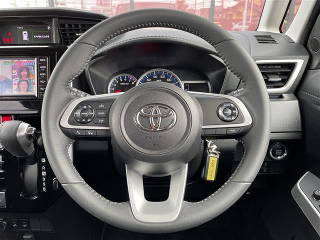 ルーミー カスタムＧ　純正メモリナビ／ＴＶ／バックカメラ／ビルトインＥＴＣ／追従式クルーズコントロール／両側パワースライドドア／シートヒーター／純正１４インチＡＷ／ブレーキホールド／電子制御パーキング／禁煙車（8枚目）