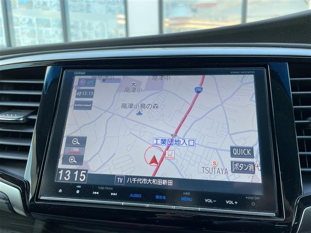 オデッセイハイブリッド ハイブリッドアブソルート・ホンダセンシングＥＸパック　純正８インチナビ／純正フリップダウンモニター／デジタルインナーミラー型前後ドラレコ／ブインドスポットモニター／フルセグＴＶ／バックカメラ／追従式クルーズコントロール／ビルトインＥＴＣ／大型アームレスト（4枚目）