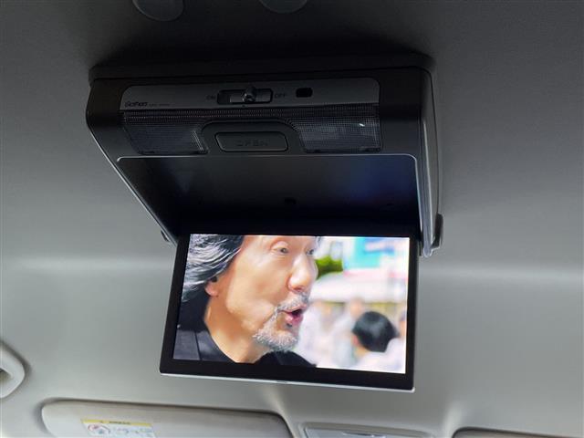 オデッセイハイブリッド ハイブリッドアブソルート・ホンダセンシングＥＸパック　純正８インチナビ／純正フリップダウンモニター／デジタルインナーミラー型前後ドラレコ／ブインドスポットモニター／フルセグＴＶ／バックカメラ／追従式クルーズコントロール／ビルトインＥＴＣ／大型アームレスト（6枚目）