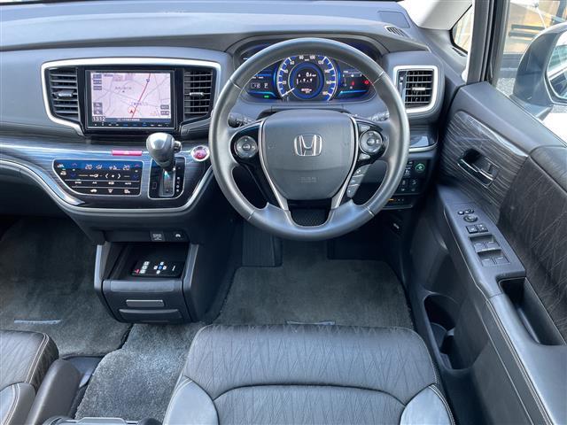 オデッセイハイブリッド ハイブリッドアブソルート・ホンダセンシングＥＸパック　純正８インチナビ／純正フリップダウンモニター／デジタルインナーミラー型前後ドラレコ／ブインドスポットモニター／フルセグＴＶ／バックカメラ／追従式クルーズコントロール／ビルトインＥＴＣ／大型アームレスト（15枚目）