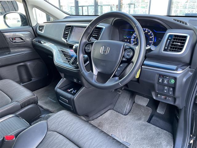 オデッセイハイブリッド ハイブリッドアブソルート・ホンダセンシングＥＸパック　純正８インチナビ／純正フリップダウンモニター／デジタルインナーミラー型前後ドラレコ／ブインドスポットモニター／フルセグＴＶ／バックカメラ／追従式クルーズコントロール／ビルトインＥＴＣ／大型アームレスト（22枚目）