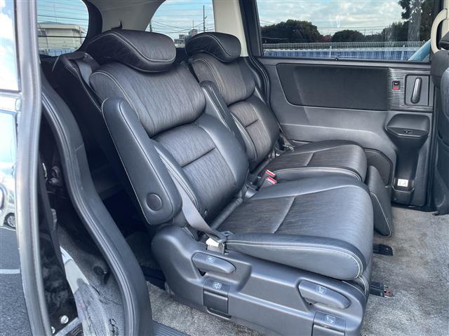 オデッセイハイブリッド ハイブリッドアブソルート・ホンダセンシングＥＸパック　純正８インチナビ／純正フリップダウンモニター／デジタルインナーミラー型前後ドラレコ／ブインドスポットモニター／フルセグＴＶ／バックカメラ／追従式クルーズコントロール／ビルトインＥＴＣ／大型アームレスト（25枚目）