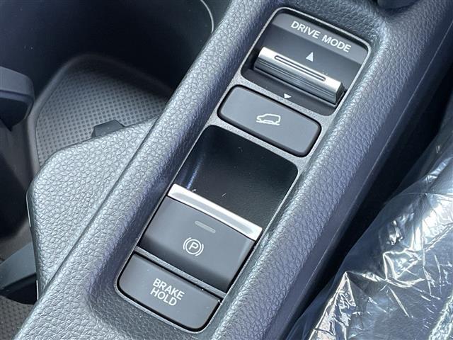 ヴェゼル e:HEV Z 登録済未使用車/純正9インチコネクトナビ/電動リアゲート/レーダークルーズコントロール/バックカメラ/ハーフレザーシート/シートヒーター/コーナーセンサー/ワイヤレス充電/LEDヘッドライト/ETC(15枚目)