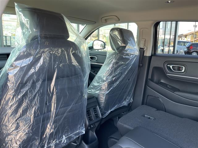 ヴェゼル e:HEV Z 登録済未使用車/純正9インチコネクトナビ/電動リアゲート/レーダークルーズコントロール/バックカメラ/ハーフレザーシート/シートヒーター/コーナーセンサー/ワイヤレス充電/LEDヘッドライト/ETC(25枚目)