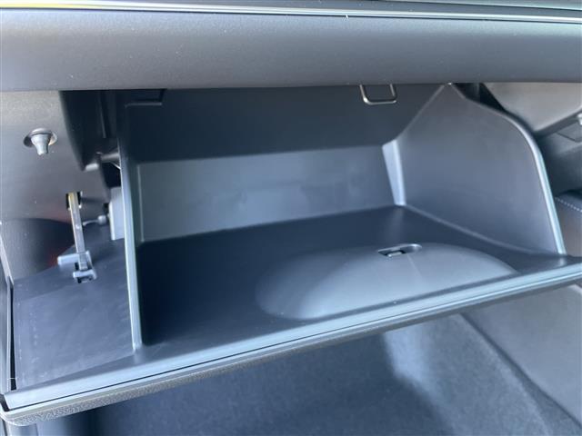 ヴェゼル e:HEV Z 登録済未使用車/純正9インチコネクトナビ/電動リアゲート/レーダークルーズコントロール/バックカメラ/ハーフレザーシート/シートヒーター/コーナーセンサー/ワイヤレス充電/LEDヘッドライト/ETC(35枚目)