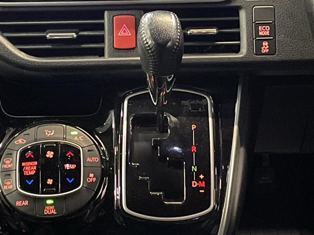 ヴォクシー ＺＳ　煌ＩＩＩ　純正８インチナビ／後席モニター／両側電動スライドドア／衝突軽減／クルーズコントロール／ハーフレザーシート／ビルトインＥＴＣ／ドライブレコーダー前後／純正１６インチアルミホイール／ＬＥＤヘッドライト（7枚目）