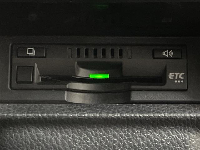 ヴォクシー ＺＳ　煌ＩＩＩ　純正８インチナビ／後席モニター／両側電動スライドドア／衝突軽減／クルーズコントロール／ハーフレザーシート／ビルトインＥＴＣ／ドライブレコーダー前後／純正１６インチアルミホイール／ＬＥＤヘッドライト（17枚目）