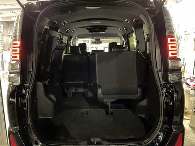 ヴォクシー ＺＳ　煌ＩＩＩ　純正８インチナビ／後席モニター／両側電動スライドドア／衝突軽減／クルーズコントロール／ハーフレザーシート／ビルトインＥＴＣ／ドライブレコーダー前後／純正１６インチアルミホイール／ＬＥＤヘッドライト（32枚目）