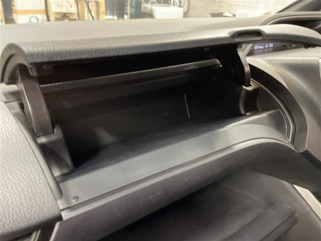 ヴォクシー ＺＳ　煌ＩＩＩ　純正８インチナビ／後席モニター／両側電動スライドドア／衝突軽減／クルーズコントロール／ハーフレザーシート／ビルトインＥＴＣ／ドライブレコーダー前後／純正１６インチアルミホイール／ＬＥＤヘッドライト（33枚目）