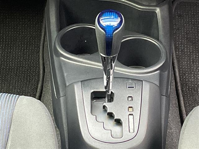 アクア Ｓ　純正ＳＤナビ／ＴＶ／Ｂｌｕｅｔｏｏｔｈ／バックカメラ／ドライブレコーダー／ビルトインＥＴＣ／ＨＩＤヘッドライト／横滑り防止装置／シートリフター／プッシュスタート／ウィンカーミラー／純正フロアマット（5枚目）