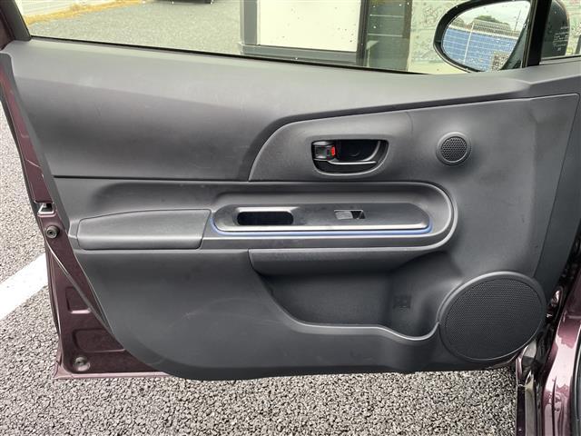 アクア Ｓ　純正ＳＤナビ／ＴＶ／Ｂｌｕｅｔｏｏｔｈ／バックカメラ／ドライブレコーダー／ビルトインＥＴＣ／ＨＩＤヘッドライト／横滑り防止装置／シートリフター／プッシュスタート／ウィンカーミラー／純正フロアマット（32枚目）