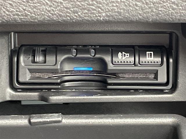 セレナ ハイウェイスターG 純正9インチナビ/フリップダウンモニター/両側電動スライドドア/アラウンドビューモニター/クルーズコントロール/ドライブレコーダー前後/ビルトインETC/車高調/柿本マフラー/社外グリル/ツイーター(16枚目)