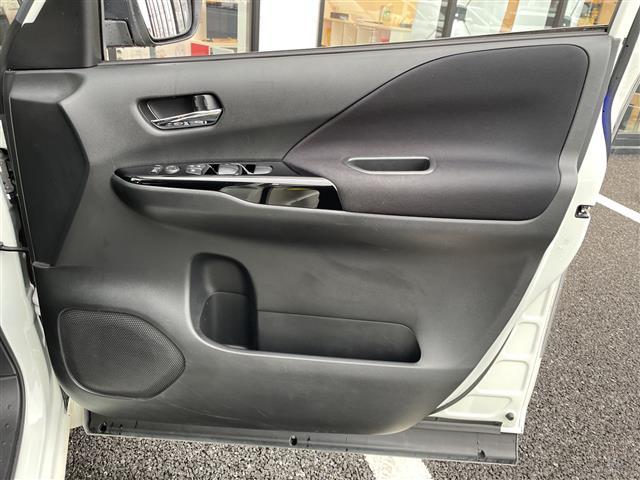 セレナ ハイウェイスターG 純正9インチナビ/フリップダウンモニター/両側電動スライドドア/アラウンドビューモニター/クルーズコントロール/ドライブレコーダー前後/ビルトインETC/車高調/柿本マフラー/社外グリル/ツイーター(27枚目)