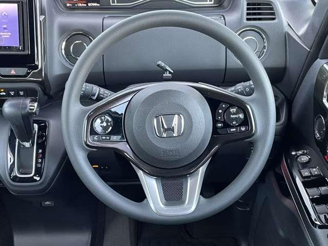 Ｎ－ＢＯＸカスタム Ｇ・ＥＸホンダセンシング　ＳＤナビ／フルセグＴＶ／バックカメラ／大型ルーフコンソール／ドライブレコーダー３６０／ホンダセンシング／ビルトインＥＴＣ／リアサンシェード／純正１４インチアルミホイール／ＬＥＤヘッドライト／スペアキー（12枚目）