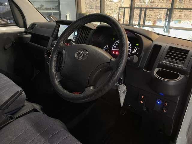 タウンエースバン ＤＸ　純正ＳＤナビ／フルセグＴＶ／Ｂｌｕｅｔｏｏｔｈ／バックカメラ／衝突軽減システム／ハーフレザーシート／ドライブレコーダー／ＥＴＣ／アイドリングストップ／ＬＥＤヘッドライト／社外ホイール／スペアキー（13枚目）