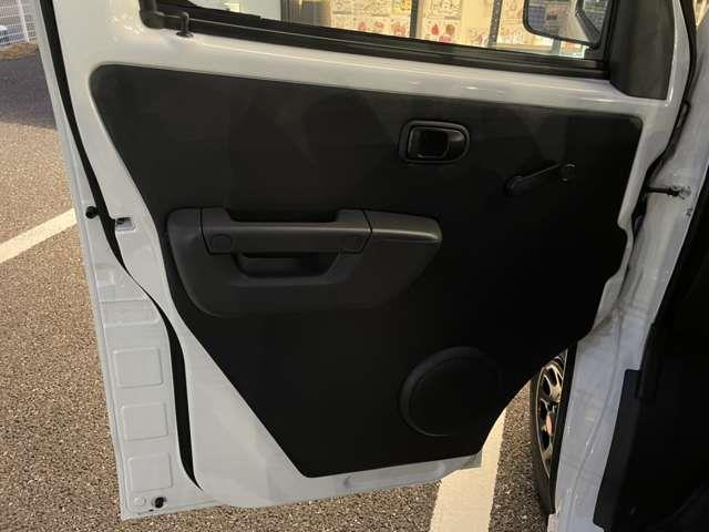 タウンエースバン ＤＸ　純正ＳＤナビ／フルセグＴＶ／Ｂｌｕｅｔｏｏｔｈ／バックカメラ／衝突軽減システム／ハーフレザーシート／ドライブレコーダー／ＥＴＣ／アイドリングストップ／ＬＥＤヘッドライト／社外ホイール／スペアキー（26枚目）