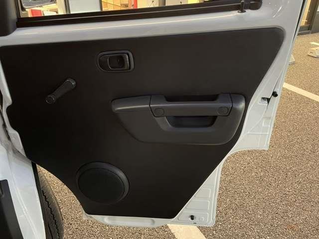 タウンエースバン ＤＸ　純正ＳＤナビ／フルセグＴＶ／Ｂｌｕｅｔｏｏｔｈ／バックカメラ／衝突軽減システム／ハーフレザーシート／ドライブレコーダー／ＥＴＣ／アイドリングストップ／ＬＥＤヘッドライト／社外ホイール／スペアキー（27枚目）