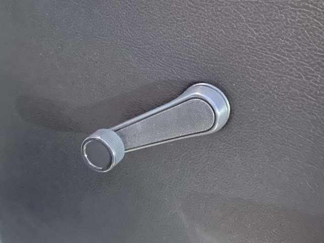 タウンエースバン ＤＸ　純正ＳＤナビ／フルセグＴＶ／Ｂｌｕｅｔｏｏｔｈ／バックカメラ／衝突軽減システム／ハーフレザーシート／ドライブレコーダー／ＥＴＣ／アイドリングストップ／ＬＥＤヘッドライト／社外ホイール／スペアキー（30枚目）