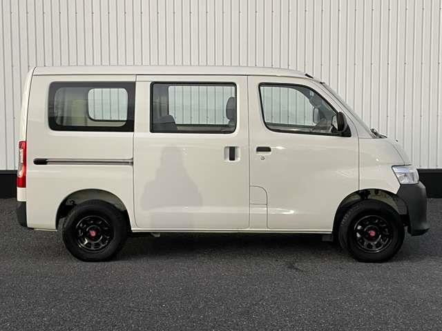 タウンエースバン ＤＸ　純正ＳＤナビ／フルセグＴＶ／Ｂｌｕｅｔｏｏｔｈ／バックカメラ／衝突軽減システム／ハーフレザーシート／ドライブレコーダー／ＥＴＣ／アイドリングストップ／ＬＥＤヘッドライト／社外ホイール／スペアキー（39枚目）