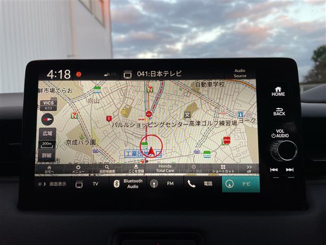 ヴェゼル ｅ：ＨＥＶ　Ｚ　ワンオーナー／純正９インチナビ／全方位カメラ／地デジＴＶ／ＢＴ／クルーズコントロール／純正ＯＰグリル／純正ＯＰプレミアムオーディオ／純正１８インチアルミホイール／ワイヤレス充電／ＥＴＣ２．０／ドラレコ（3枚目）