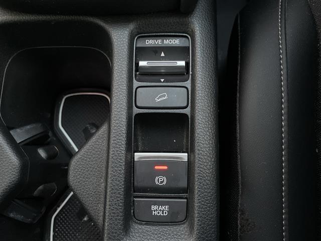 ヴェゼル ｅ：ＨＥＶ　Ｚ　ワンオーナー／純正９インチナビ／全方位カメラ／地デジＴＶ／ＢＴ／クルーズコントロール／純正ＯＰグリル／純正ＯＰプレミアムオーディオ／純正１８インチアルミホイール／ワイヤレス充電／ＥＴＣ２．０／ドラレコ（8枚目）