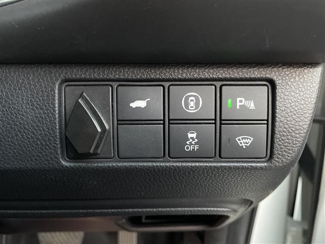 ヴェゼル ｅ：ＨＥＶ　Ｚ　ワンオーナー／純正９インチナビ／全方位カメラ／地デジＴＶ／ＢＴ／クルーズコントロール／純正ＯＰグリル／純正ＯＰプレミアムオーディオ／純正１８インチアルミホイール／ワイヤレス充電／ＥＴＣ２．０／ドラレコ（9枚目）