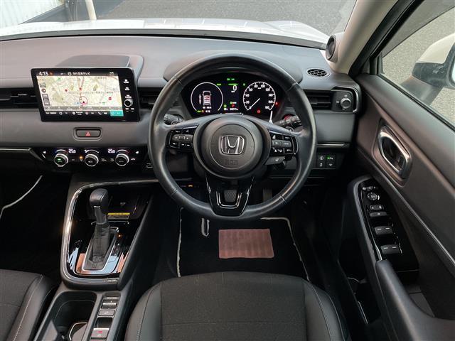 ヴェゼル ｅ：ＨＥＶ　Ｚ　ワンオーナー／純正９インチナビ／全方位カメラ／地デジＴＶ／ＢＴ／クルーズコントロール／純正ＯＰグリル／純正ＯＰプレミアムオーディオ／純正１８インチアルミホイール／ワイヤレス充電／ＥＴＣ２．０／ドラレコ（13枚目）