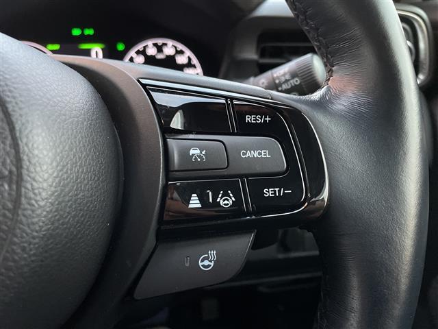 ヴェゼル ｅ：ＨＥＶ　Ｚ　ワンオーナー／純正９インチナビ／全方位カメラ／地デジＴＶ／ＢＴ／クルーズコントロール／純正ＯＰグリル／純正ＯＰプレミアムオーディオ／純正１８インチアルミホイール／ワイヤレス充電／ＥＴＣ２．０／ドラレコ（15枚目）