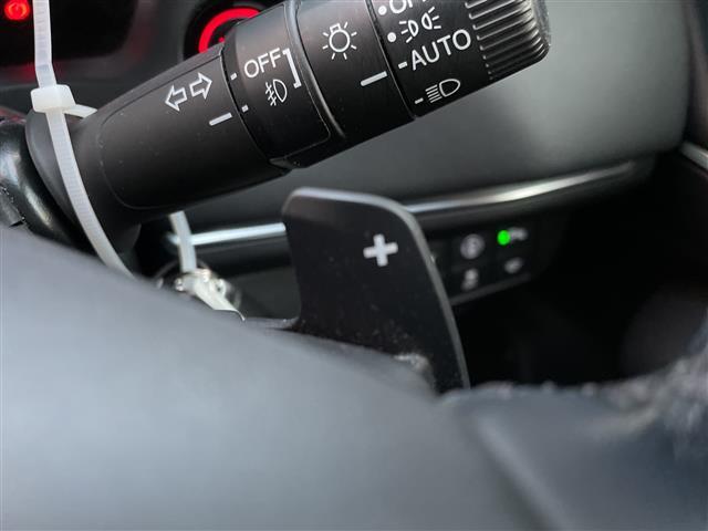 ヴェゼル ｅ：ＨＥＶ　Ｚ　ワンオーナー／純正９インチナビ／全方位カメラ／地デジＴＶ／ＢＴ／クルーズコントロール／純正ＯＰグリル／純正ＯＰプレミアムオーディオ／純正１８インチアルミホイール／ワイヤレス充電／ＥＴＣ２．０／ドラレコ（17枚目）