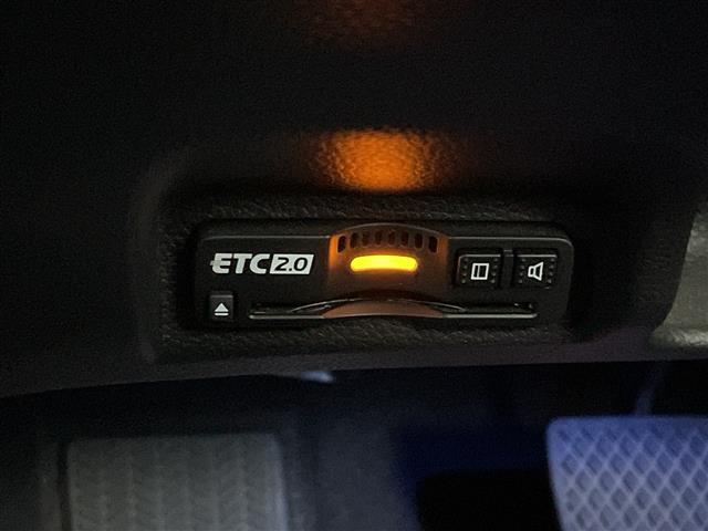 ヴェゼル ｅ：ＨＥＶ　Ｚ　ワンオーナー／純正９インチナビ／全方位カメラ／地デジＴＶ／ＢＴ／クルーズコントロール／純正ＯＰグリル／純正ＯＰプレミアムオーディオ／純正１８インチアルミホイール／ワイヤレス充電／ＥＴＣ２．０／ドラレコ（20枚目）