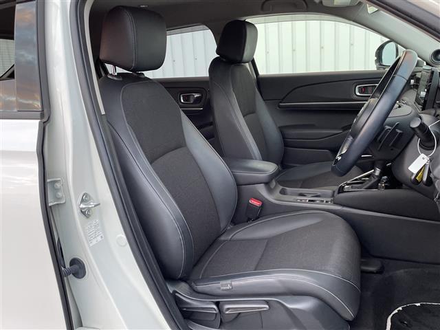 ヴェゼル ｅ：ＨＥＶ　Ｚ　ワンオーナー／純正９インチナビ／全方位カメラ／地デジＴＶ／ＢＴ／クルーズコントロール／純正ＯＰグリル／純正ＯＰプレミアムオーディオ／純正１８インチアルミホイール／ワイヤレス充電／ＥＴＣ２．０／ドラレコ（27枚目）