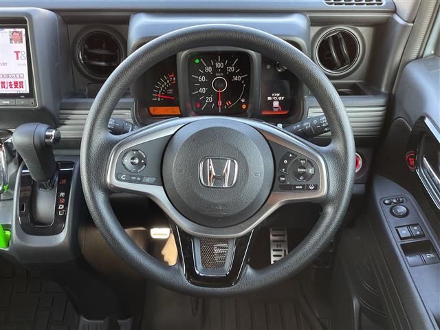 Ｎ－ＶＡＮ＋スタイル ファン　全方位カメラ　ルーフコンソール　純正ラバーマット　ＥＴＣ　ナビ連動前後ドラレコ　純正８インチメモリナビ　追従型クルーズコントロール　レーンキープ　衝突軽減システム　ＵＳＢ　純正フロアマット　禁煙車（10枚目）