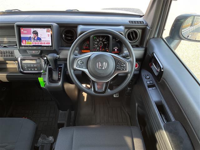 Ｎ－ＶＡＮ＋スタイル ファン　全方位カメラ　ルーフコンソール　純正ラバーマット　ＥＴＣ　ナビ連動前後ドラレコ　純正８インチメモリナビ　追従型クルーズコントロール　レーンキープ　衝突軽減システム　ＵＳＢ　純正フロアマット　禁煙車（11枚目）