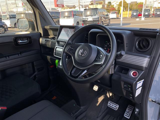 Ｎ－ＶＡＮ＋スタイル ファン　全方位カメラ　ルーフコンソール　純正ラバーマット　ＥＴＣ　ナビ連動前後ドラレコ　純正８インチメモリナビ　追従型クルーズコントロール　レーンキープ　衝突軽減システム　ＵＳＢ　純正フロアマット　禁煙車（19枚目）