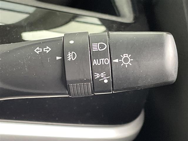 スペーシアカスタム ハイブリッドＸＳターボ　全方位カメラ／ヘッドアップディスプレイ／パドルシフト／リアサーキュレーター／純正８インチメモリナビ／両側パワスラ／シートヒーター／前後ドラレコ／追従クルコン／レーンキープ／ハーフレザーシート／ＥＴＣ（17枚目）